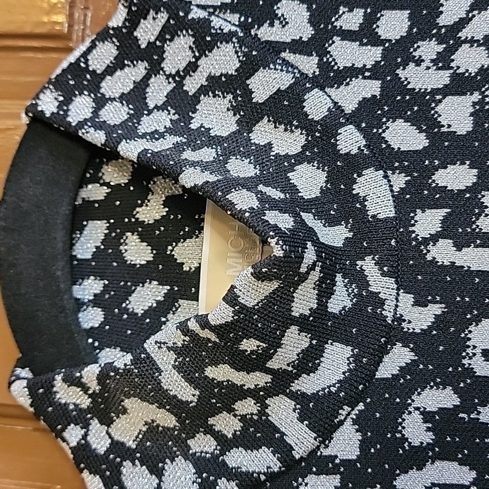 Michael Kors-Shimmery blk/gray animal print dress with bell sleeves Size XS. - Picture 8 of 15